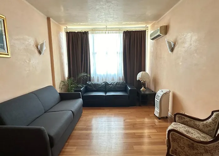 Pang\'S Home