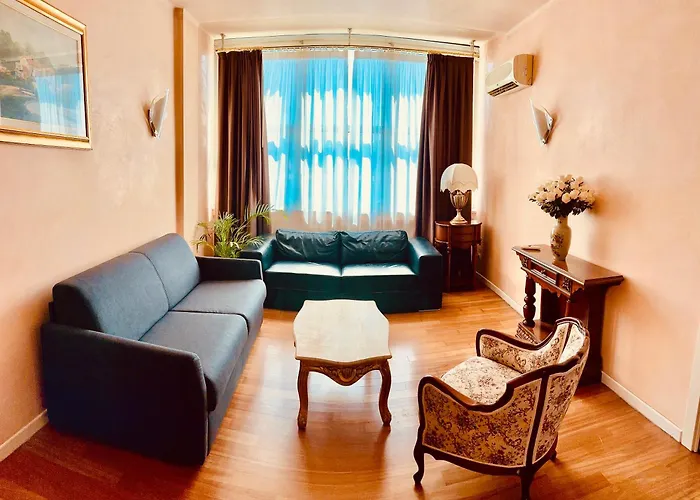 Pang\'S Home