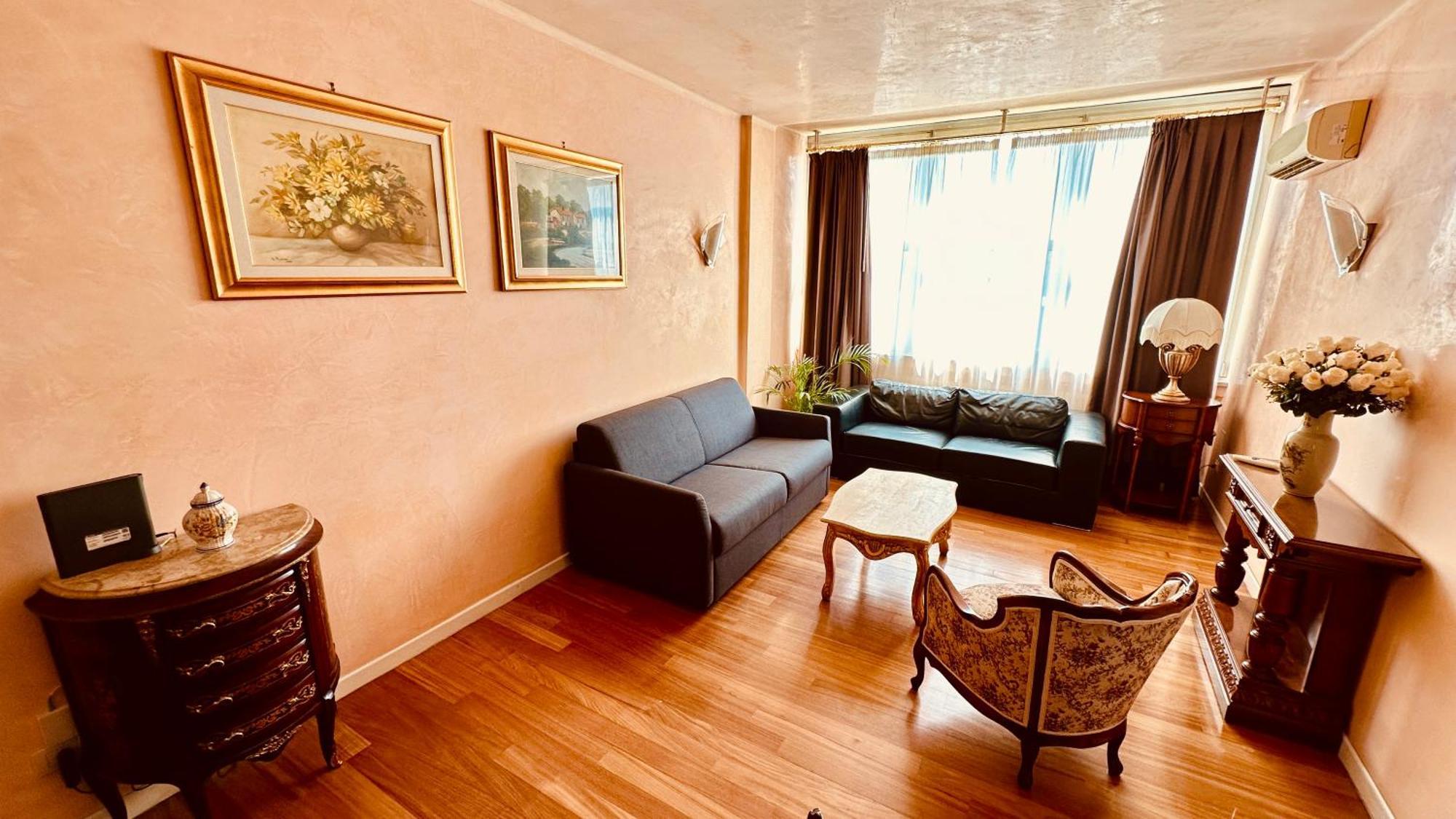 Pang's Apartment